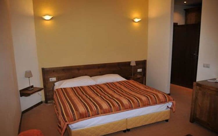 Yanakiev Club Hotel