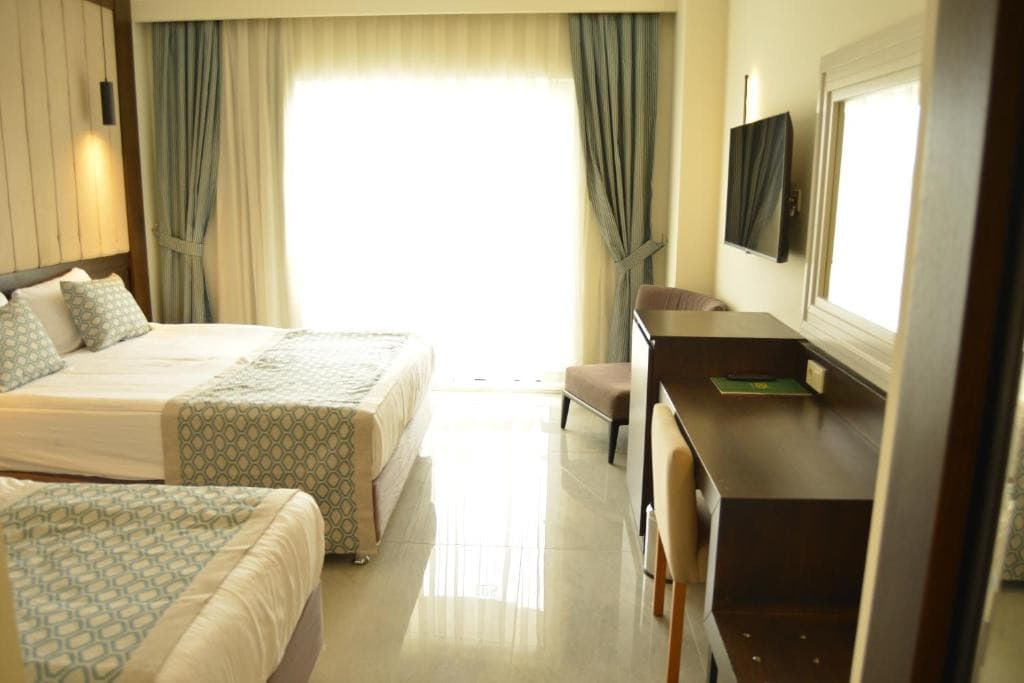 Lake & River Side Hotel & Spa