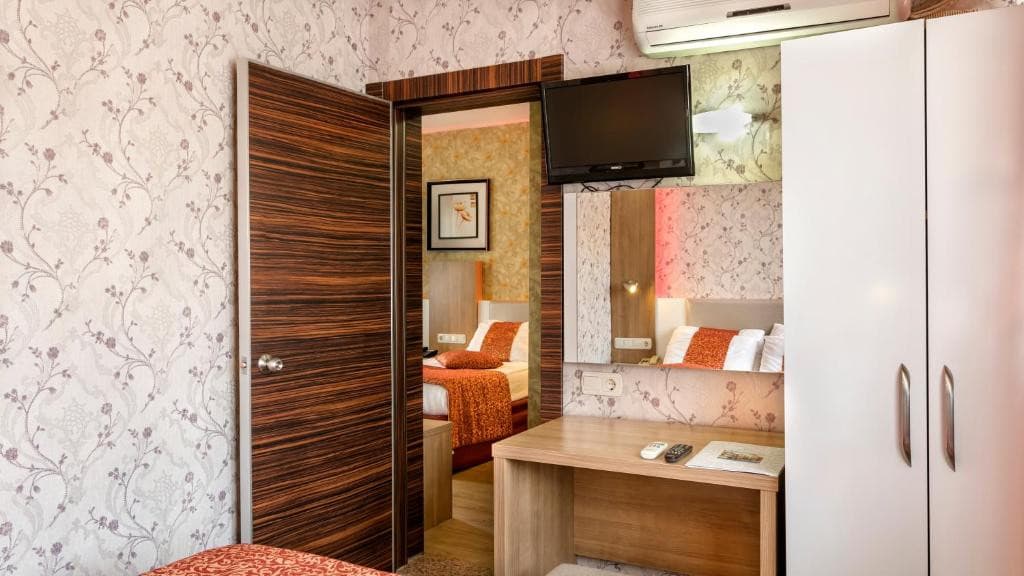 Aleria Belport Beach Hotel