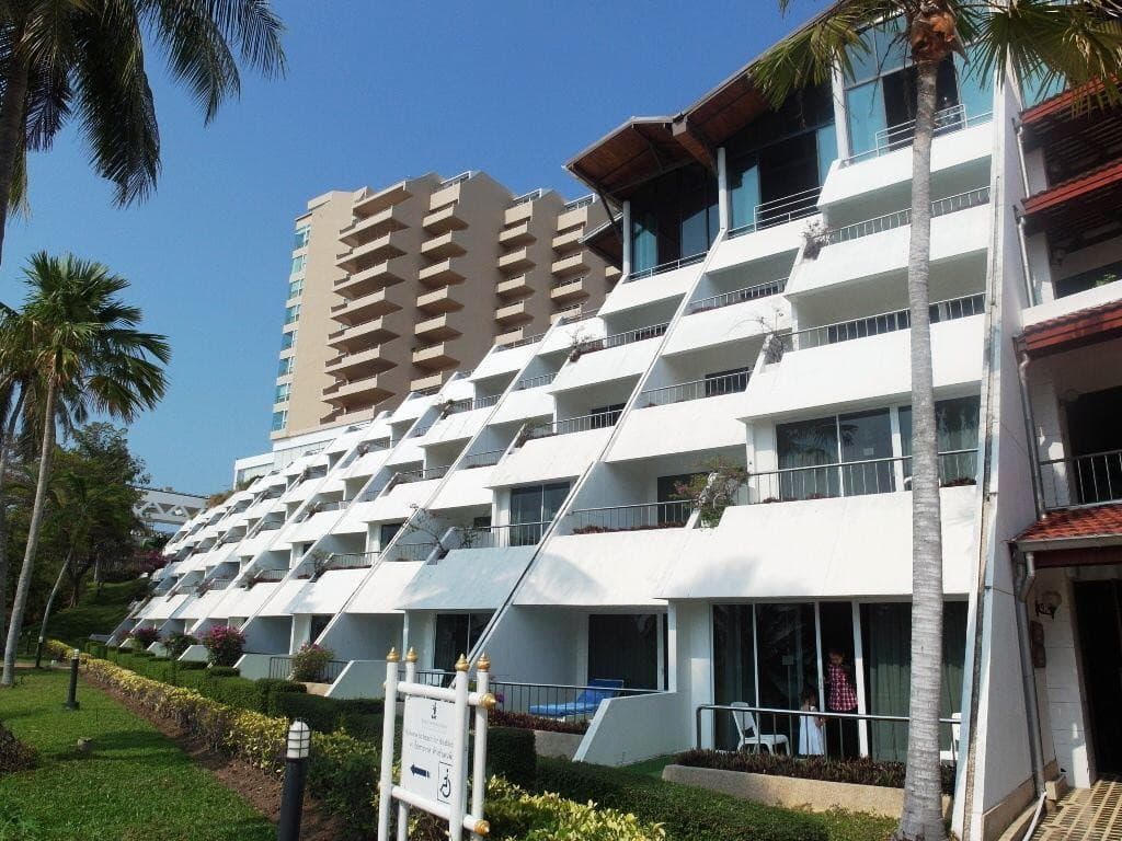 Royal Cliff Beach Terrace