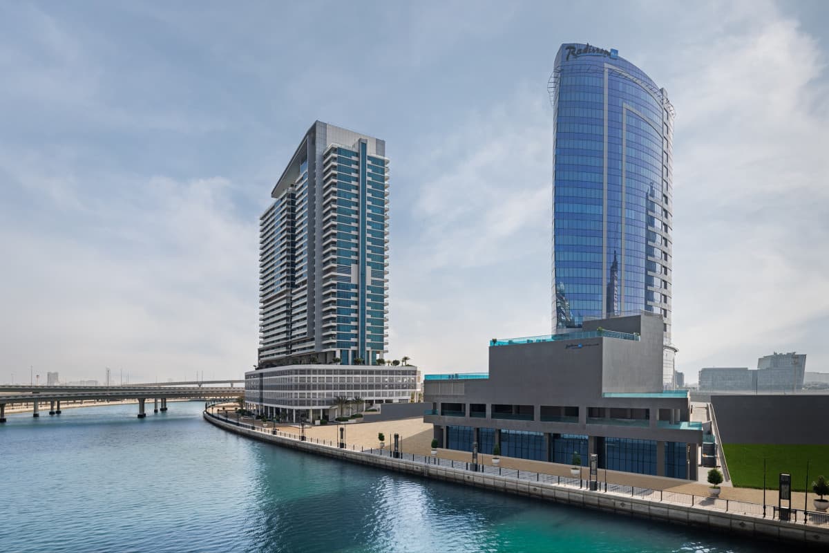 Radisson Blu Hotel, Dubai Canal View