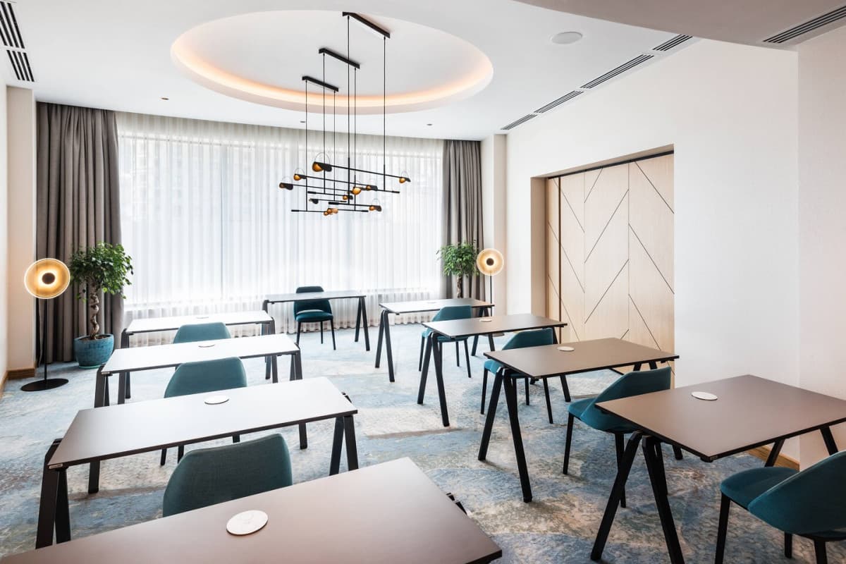 COURTYARD BY MARRIOTT HOTEL