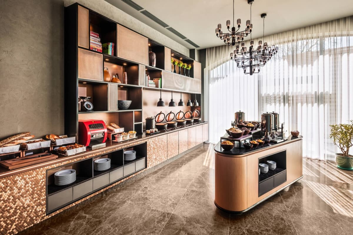 COURTYARD BY MARRIOTT HOTEL