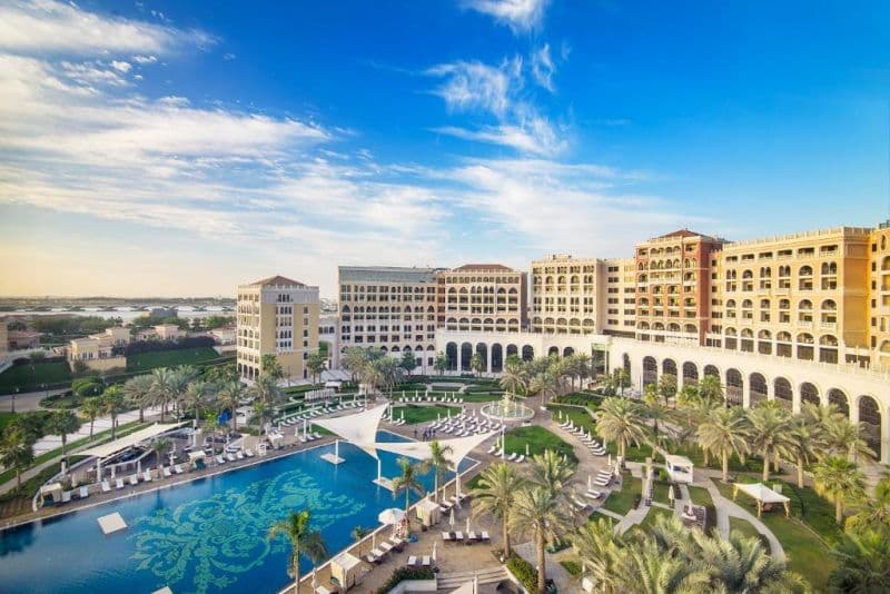 The Ritz-Carlton Abu Dhabi,Grand Canal