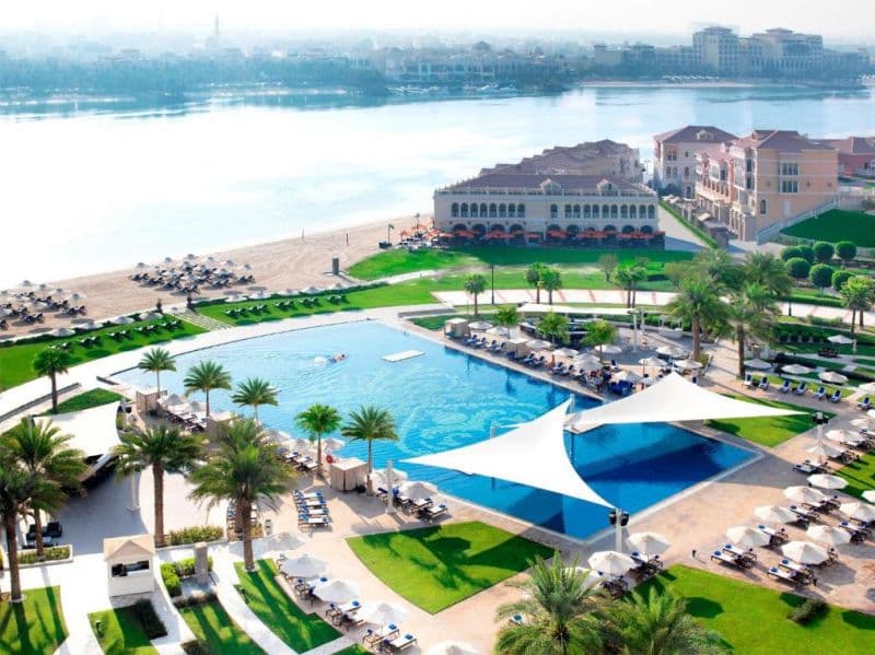The Ritz-Carlton Abu Dhabi,Grand Canal