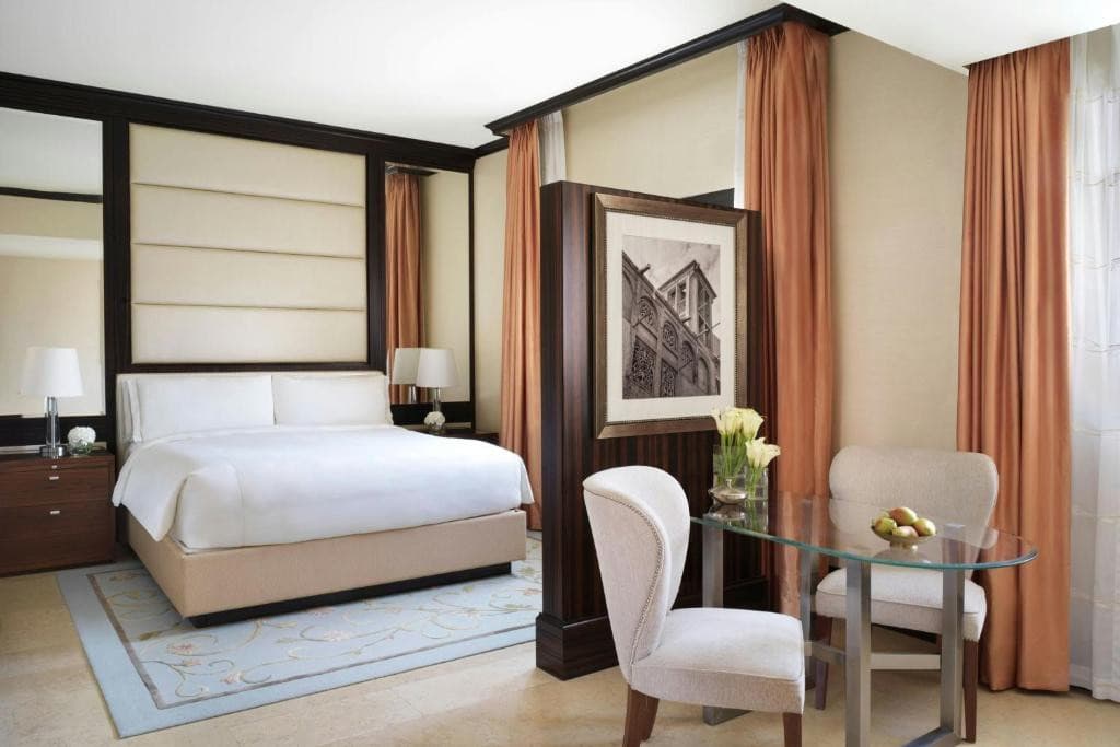 The Ritz-Carlton Abu Dhabi,Grand Canal