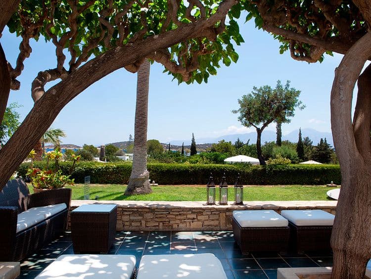 Minos Beach Art Hotel