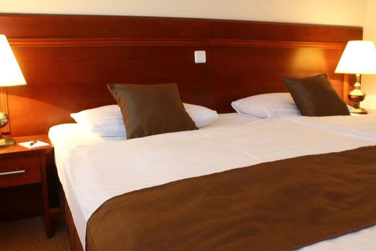 Holiday Hotel