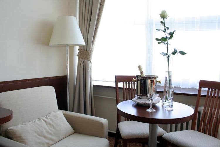 Holiday Hotel