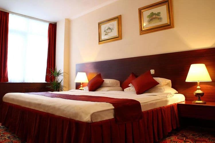 Holiday Hotel