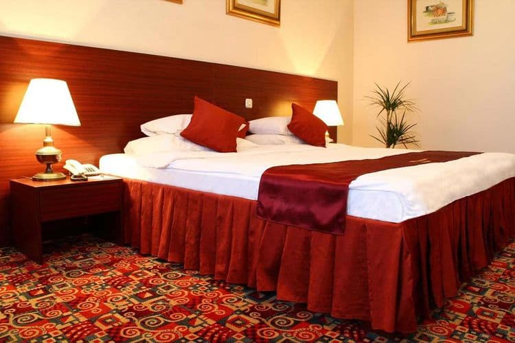 Holiday Hotel