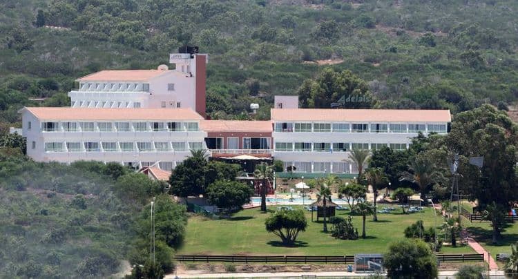 Adelais Bay Hotel