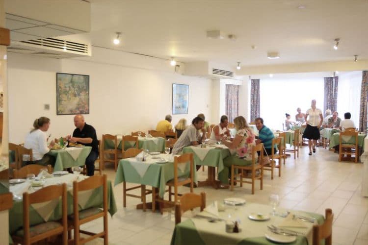 Adelais Bay Hotel
