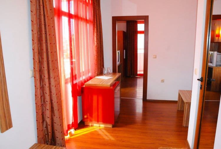 Apolis Hotel