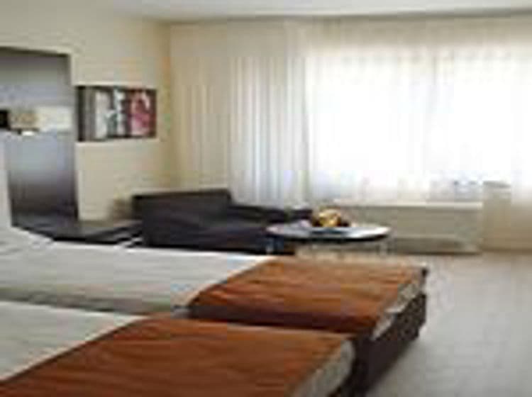 Lion's Garden Hotel