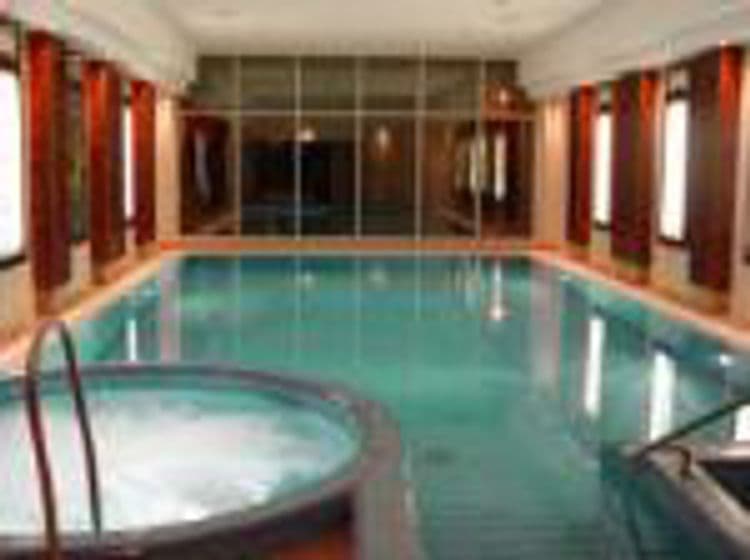 Lion's Garden Hotel