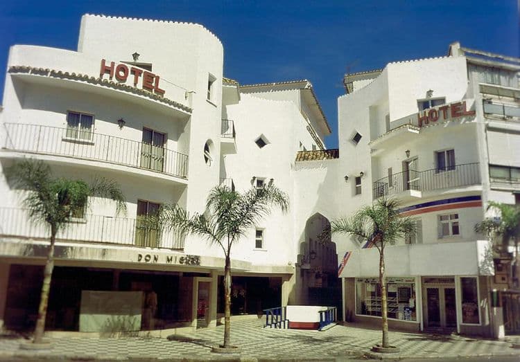 Kristal Hotel