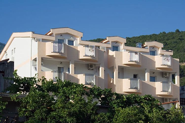Suzana Hotel