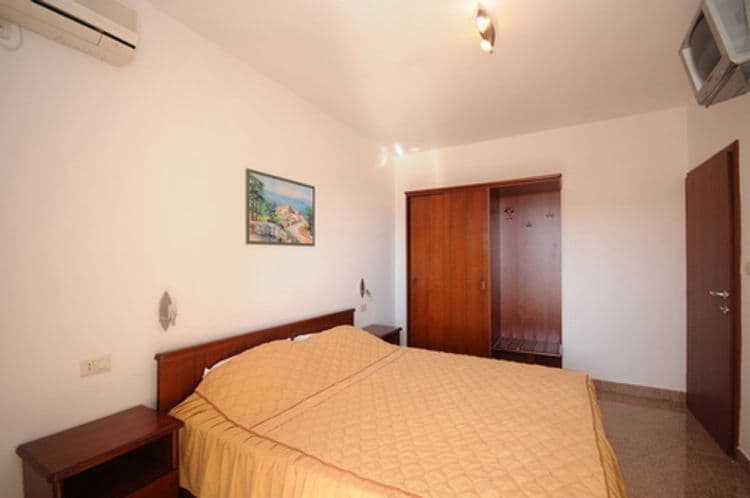 Suzana Hotel
