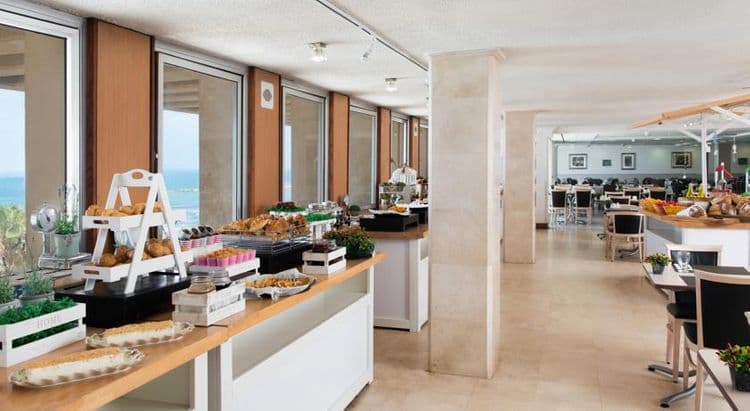 Leonardo Art Hotel