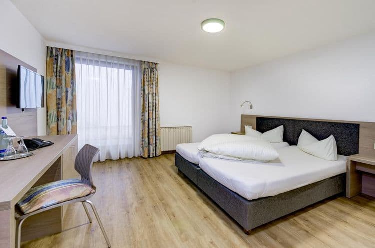Rose Hotel