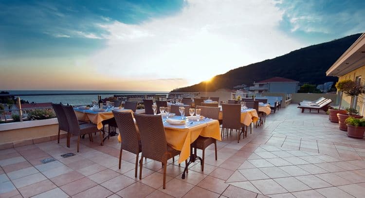 WGrand Hotel
