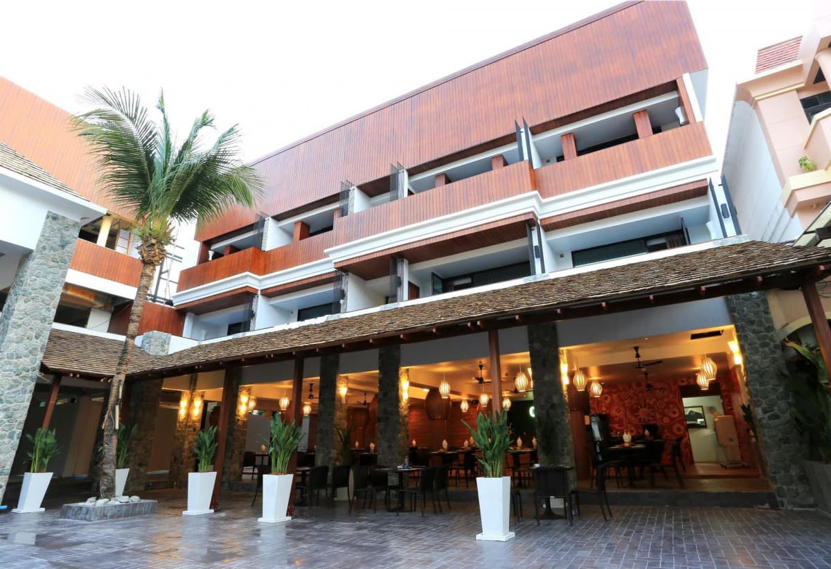 Lap Roi Karon Beachfront