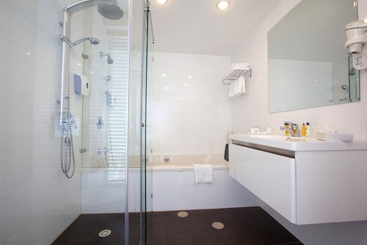 Leonardo Suite By the Beach