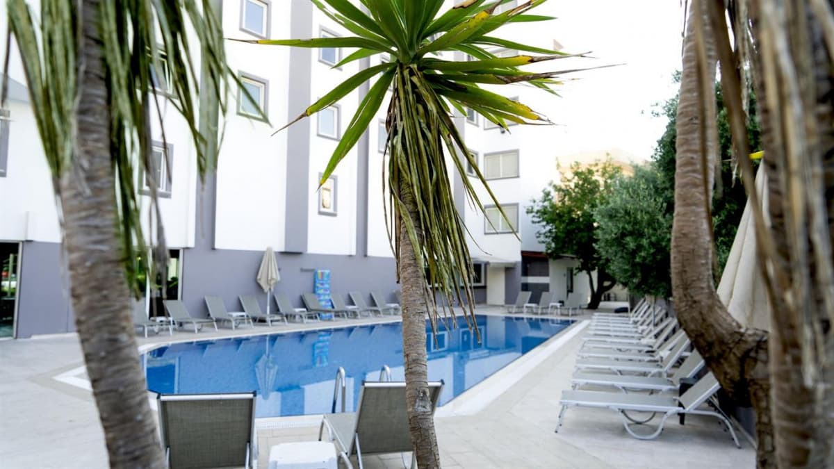 Mert Seaside Hotel