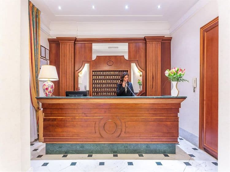 Lux Hotel
