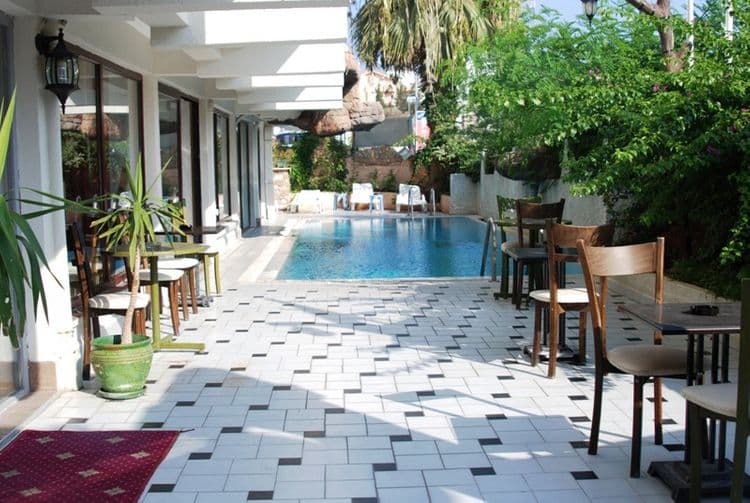 Royal Atalla Hotel