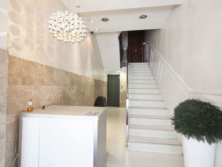 Splendom Suites