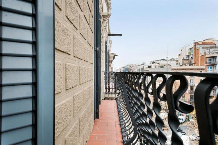 Splendom Suites