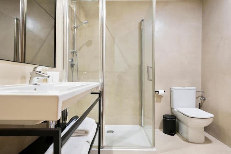 Splendom Suites