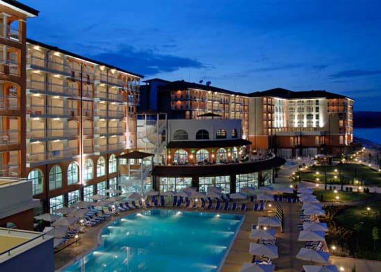 Sol Luna Bay Resort