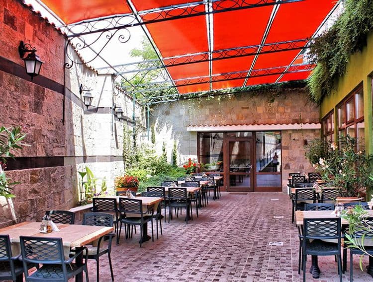 Kiparisite Hotel