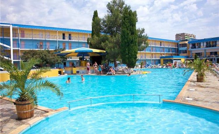 Azzuro Hotel