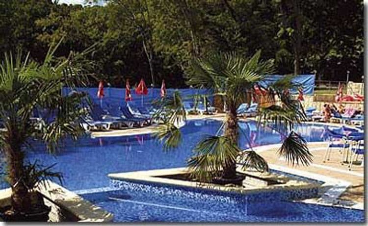 Holiday Park Hotel