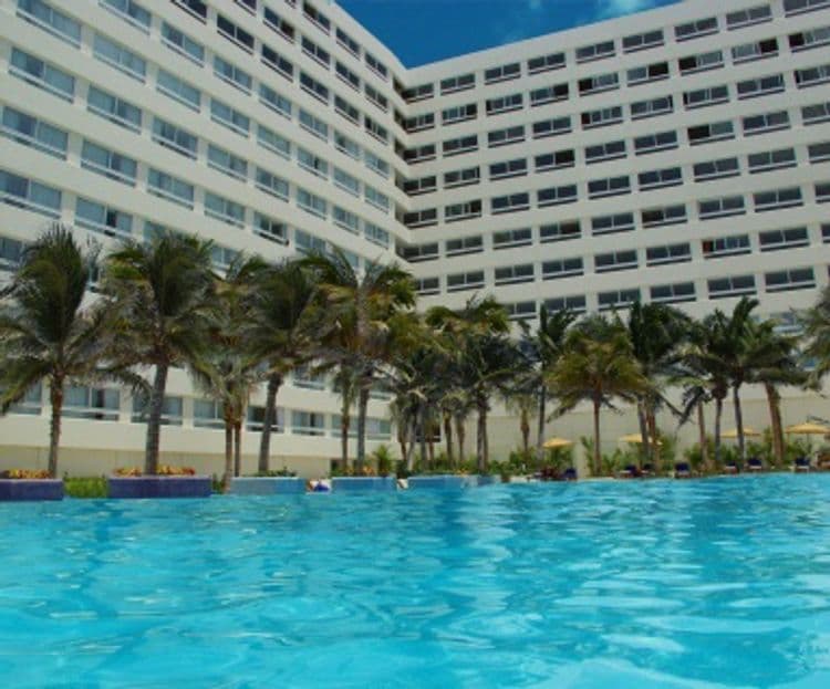 Grand Oasis Palm
