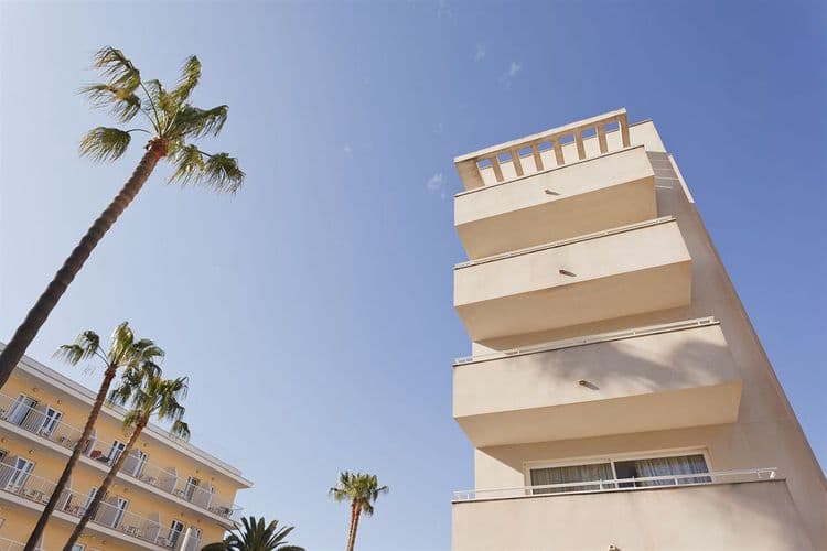 D-H Anba Romani Hotel