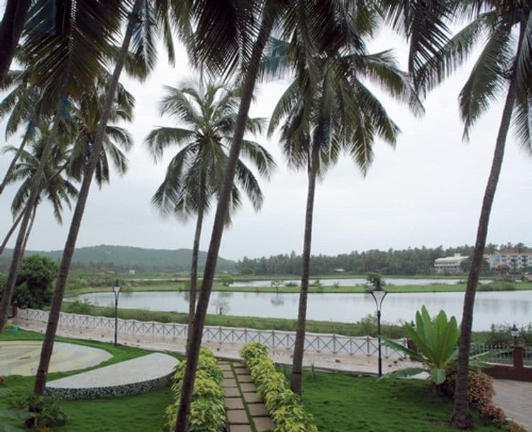 Lazy Lagoon Sarovar Portico Suites