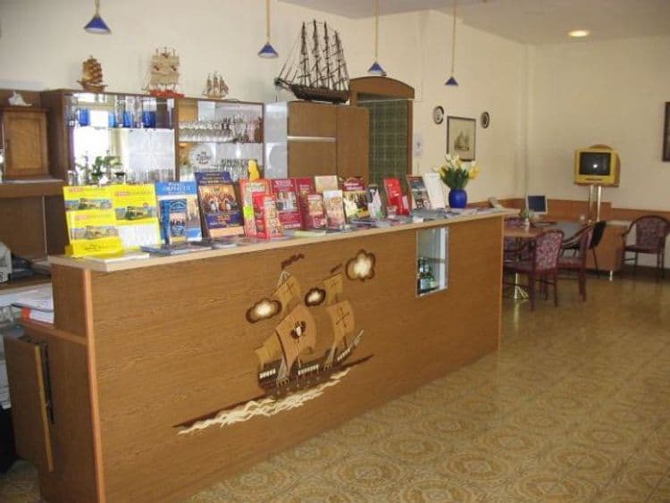 Admiral Hotel