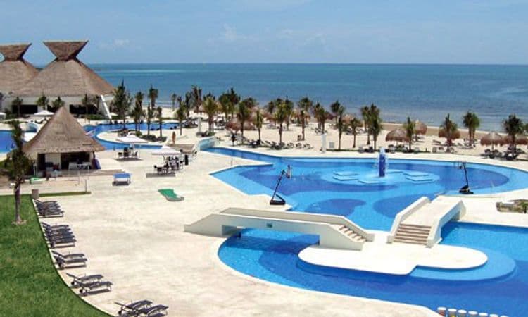 BlueBay Grand Esmeralda