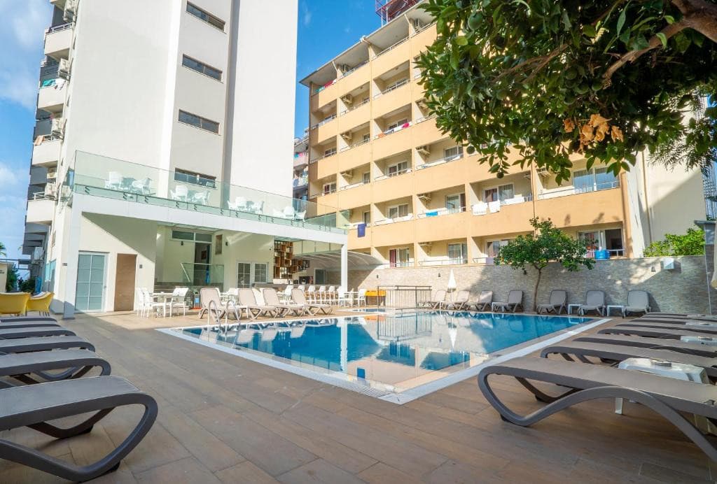Kleopatra Celine Hotel