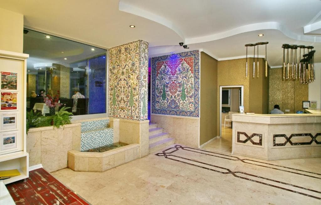 Kleopatra Celine Hotel
