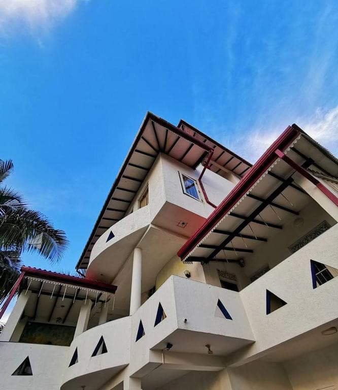 Finz Hotel