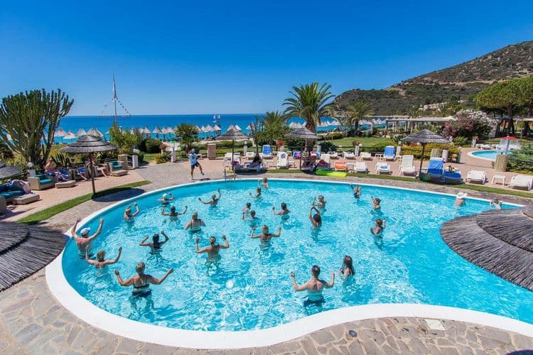 Cormoran Hotel & Residence
