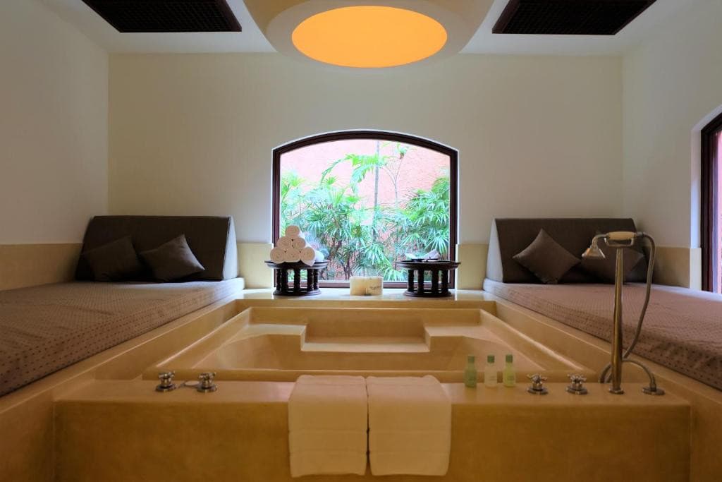 HYATT REGENCY HUA HIN & BARAI (THE)