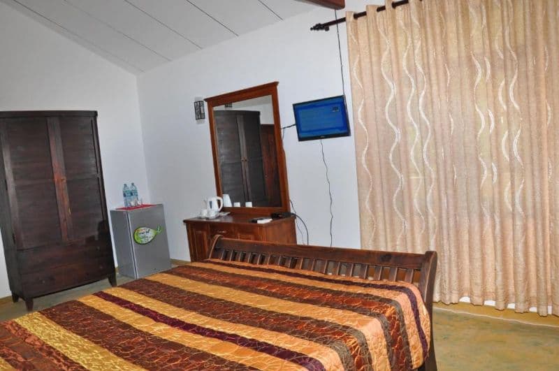 Solomon Beach Hotel
