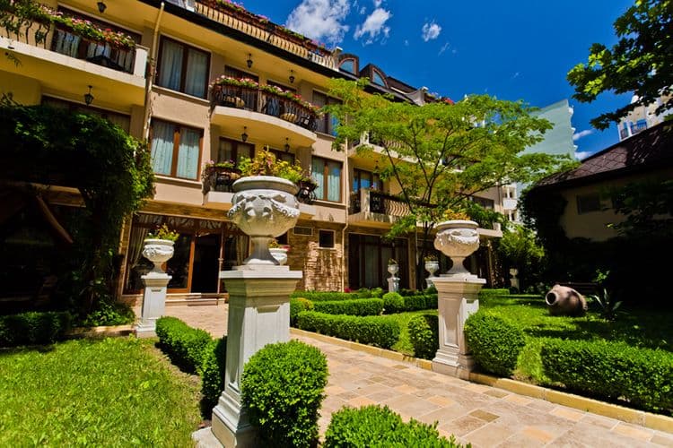 Gold Pearl Hotel